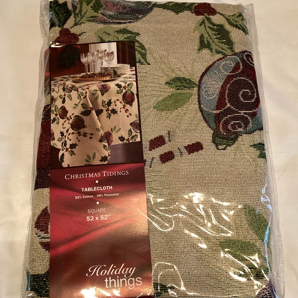 Linens n Things Christmas Tablecloth, NWT, 52” x 52”.